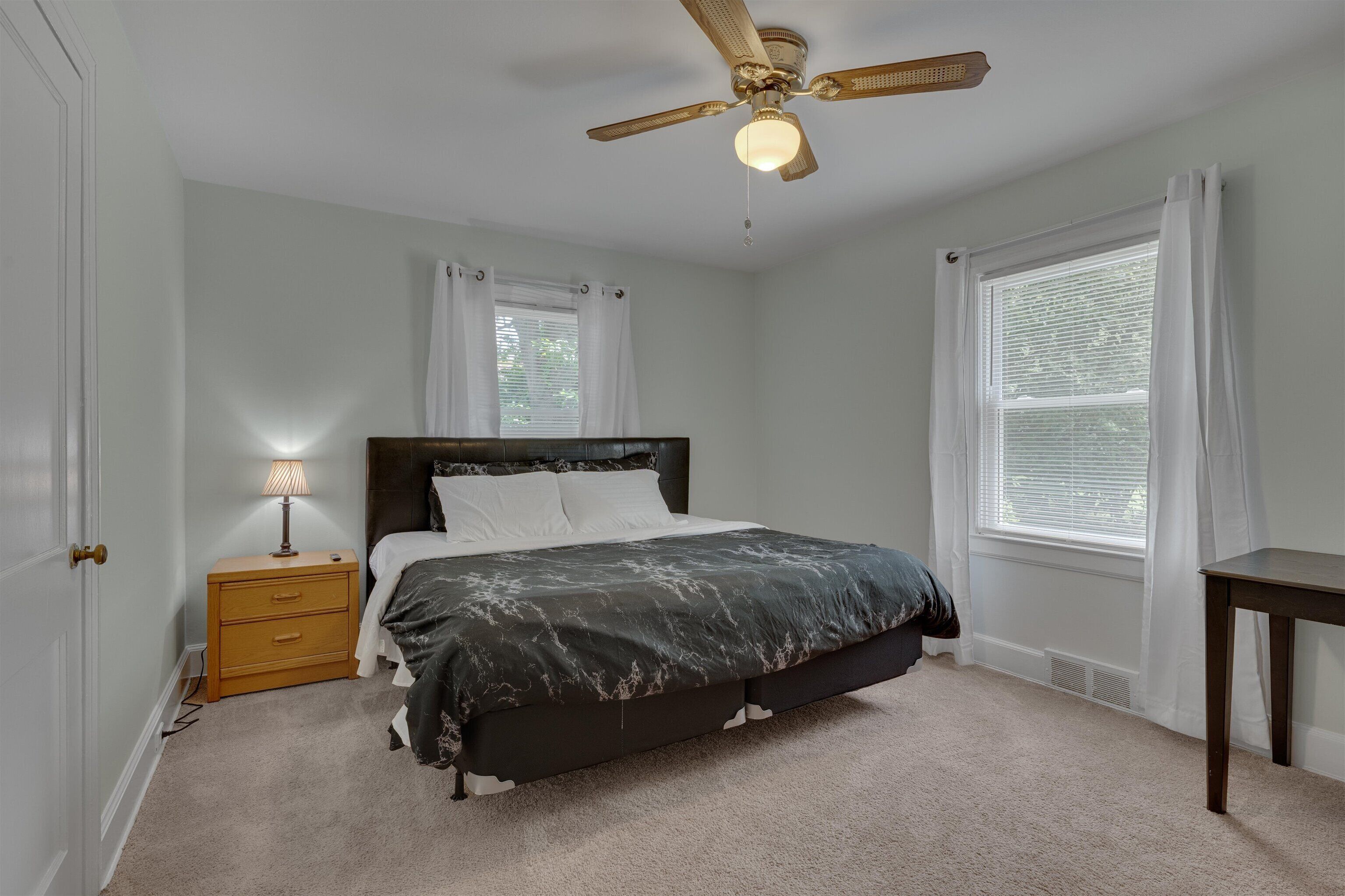 2 bedrooms, desk, free WiFi, bed sheets