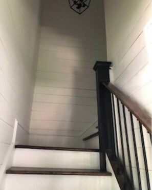 Interior - Super cute house with views of the lake. Great walkability score! (Neenah)