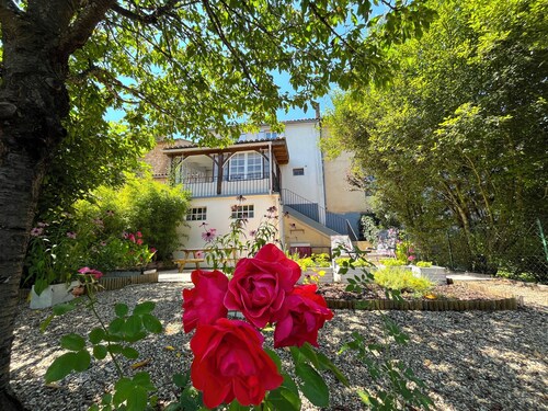 Townhouse with private garden and terrace in Beaumont-du-Perigord