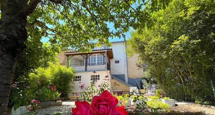 Townhouse with private garden and terrace in Beaumont-du-Perigord