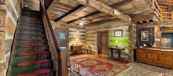 Spacious Large Cabin at Harding near I-65/Downtown Franklin