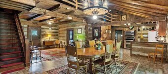 Spacious Large Cabin at Harding near I-65/Downtown Franklin