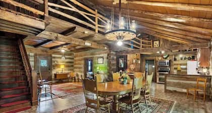 Spacious Large Cabin at Harding near I-65/Downtown Franklin
