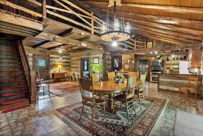 Spacious Large Cabin at Harding near I-65/Downtown Franklin