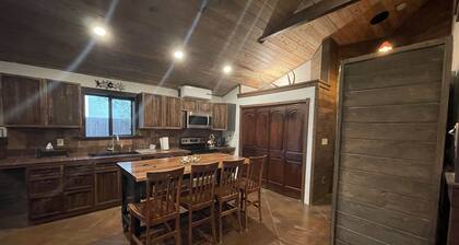 Pinetop Lakeside Cozy Cabin
