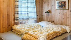 2 soverom og reiseseng for barn