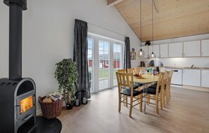 Dining - Stunning home in Gråsten with WiFi (Gråsten)
