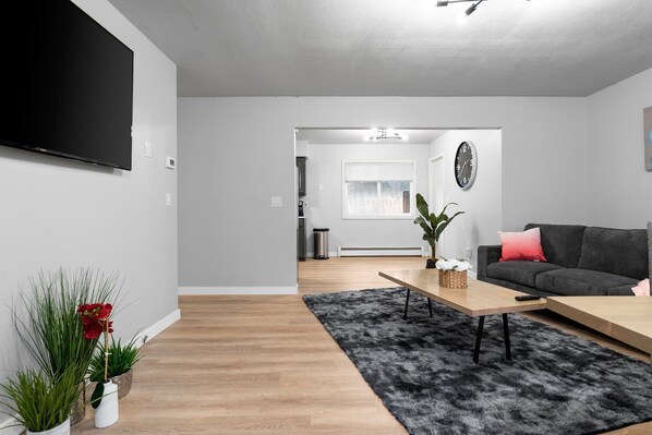 Smart TV - Shapes of Mauve - Relaxing Home & Eye-Pleasing Art (Anchorage)