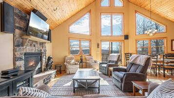 House, Multiple Beds, Hot Tub | Living area | TV, fireplace