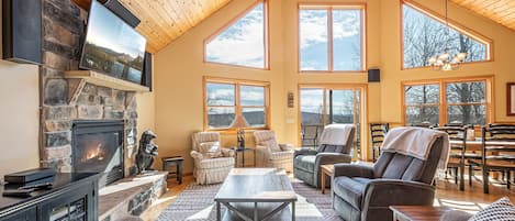 House, Multiple Beds, Hot Tub | Living area | TV, fireplace