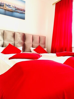 Classic Double Room, Shared Bathroom | Free WiFi, bed sheets - story Hostel Hamburg (Hamburg)
