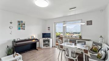 Fernseher, DVD-Player, Stereoanlage