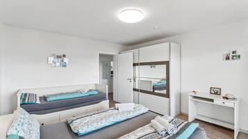 2 Schlafzimmer, Reisekinderbett, kostenloses WLAN, Bettwäsche