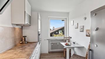 Kühlschrank, Herdplatte, Geschirrspüler