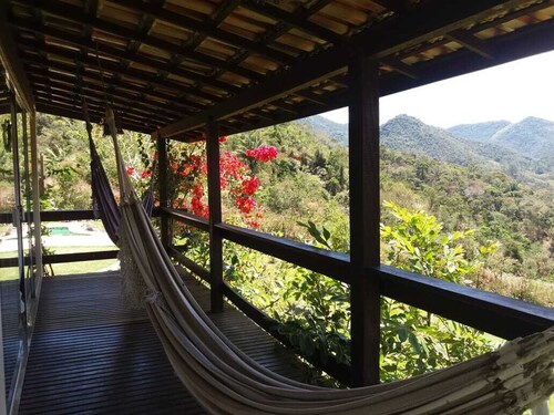 Alpine house in the center of Lumiar with spring water