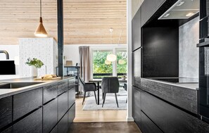 雪櫃、焗爐、爐具、洗碗機