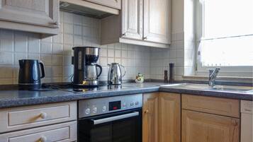 Kühlschrank, Herdplatte, Geschirrspüler