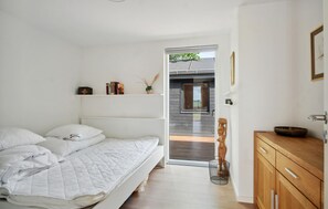 5 bedrooms, iron/ironing board, travel crib, free WiFi - Beautiful home in Slagelse with WiFi (Slagelse)