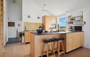 Fridge, dishwasher, coffee/tea maker - Beautiful home in Slagelse with WiFi (Slagelse)