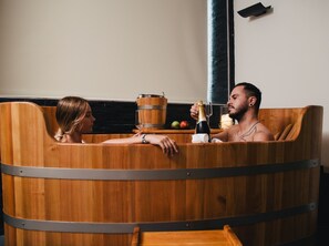 Couples treatment room(s), Turkish bath/hammam, body treatments - Quinta Vale de Sousa - Douro Valley (Peso da Régua)