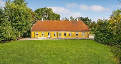 6 bedroom gorgeous home in Kværndrup