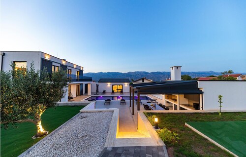 Stunning home in Razanac with sauna