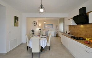 Fridge, microwave, oven, stovetop - Gorgeous home in Galizana (Galizana)