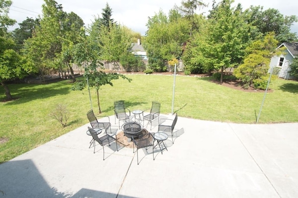 屋外ダイニングエリア