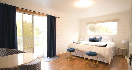 Large 5BR/2BA Home with Fenced Yard - Dyer House!