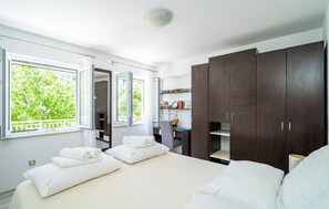 1 bedroom, free WiFi, bed sheets