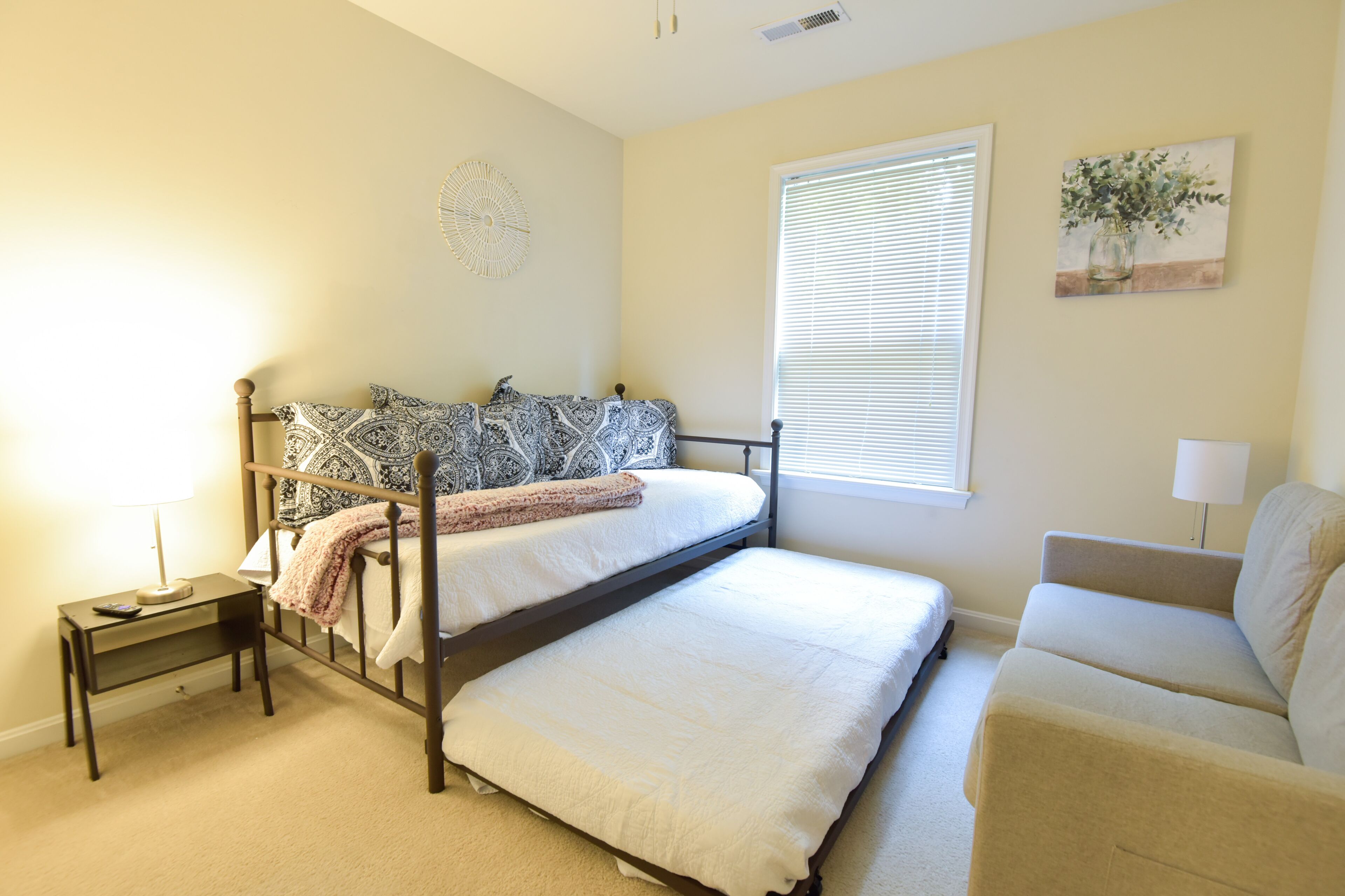 3 bedrooms, desk, free WiFi, bed sheets