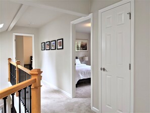 5 bedrooms, desk, iron/ironing board, free WiFi