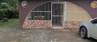 Casa Vacacional Puerto Viejo, Home Crek Hermanos Arce Cajina