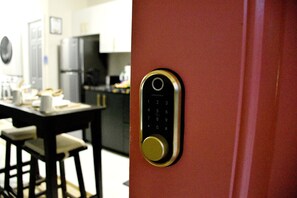 1 soverom, strykejern/-brett, wi-fi (inkludert) og sengetøy