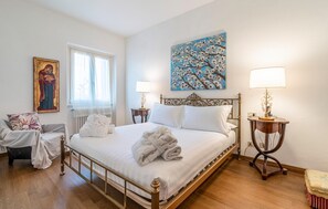 2 Schlafzimmer, Reisekinderbett, kostenloses WLAN