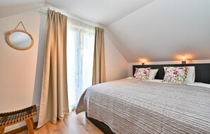 2 bedrooms, in-room safe, travel crib, free WiFi