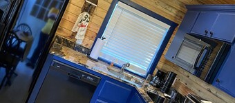 The Legends - Cabin in the heart of Maud Texas