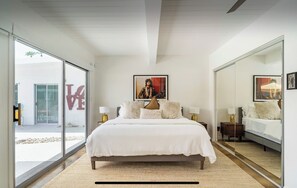 3 camere, una scrivania, ferro/asse da stiro, Wi-Fi