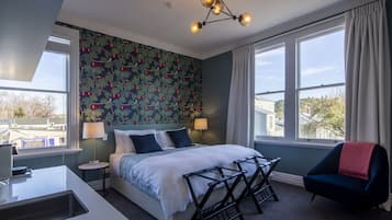 Premium bedding, individually decorated, individually furnished, desk