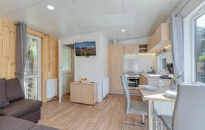 Fernseher, Tischtennisplatte