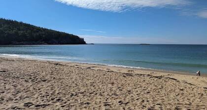 Trendy Apartment near Acadia National Park & Dining