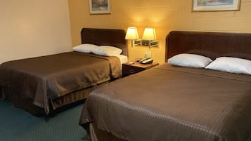 Double Room, 2 Katil Ratu (Queen) | Meja, ruang kerja komputer riba, langsir/tirai gelap terus