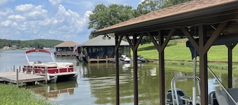 Lakefront Retreat on Lake Tillery