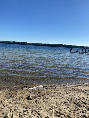 Beach nearby, sun loungers, beach towels - Total Seclusion! Hot tub,  Traverse City downtown 10 min, Booking for summer!  (Traverse City)