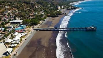 Una spiaggia nelle vicinanze