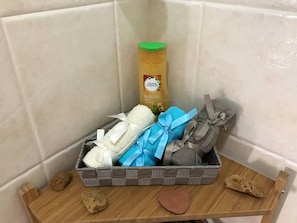 Shower, towels