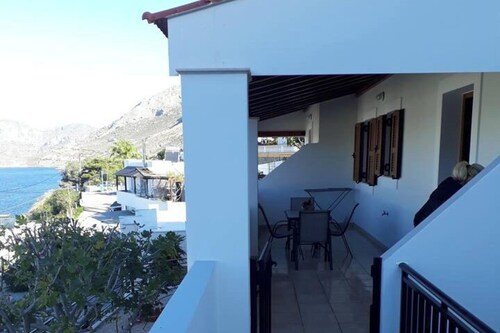 Apartment - Sleeps 5 - Parking - Private Terrace