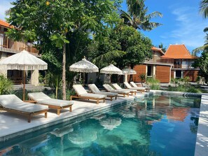 Outdoor pool - Diamond Beach Villas 4 (Bali)