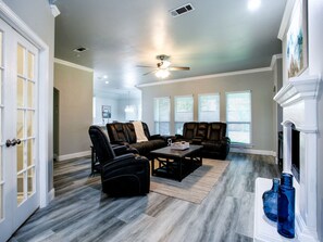 Älytelevisio, kirjoja, stereot