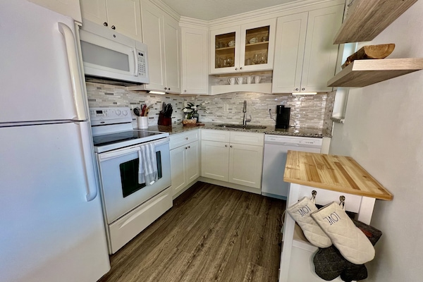 Frigorífic, microones, forn i placa de cuina